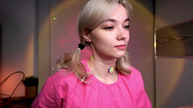 ileanacampbe online show from March 13, 4:16 am