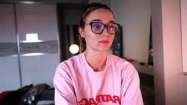 ileanacampbe online show from October 25, 7:27 am