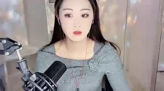 Snapshot of GUKL886 chatting on January 12, 7:00 am GUKL886 online show from January 12, 7:00 am