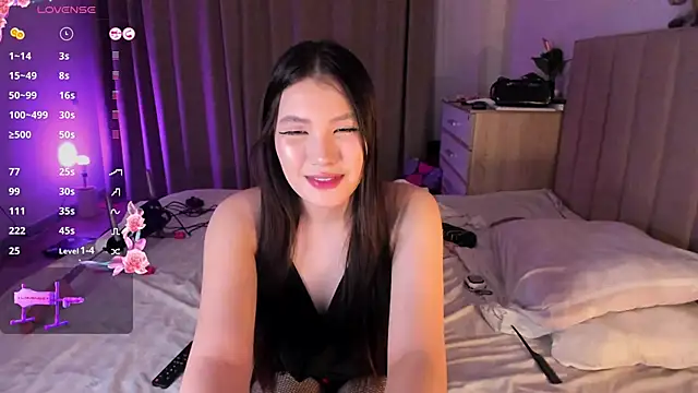 Snapshot of marin_light chatting on November 2, 9:06 pm marin light online show from November 2, 9:06 pm