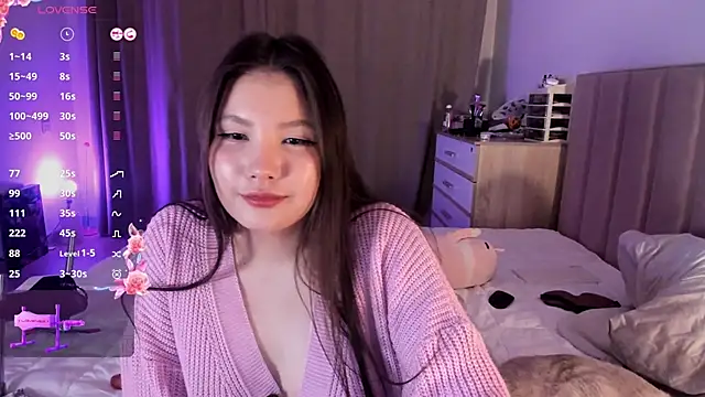 Snapshot of marin_light chatting on January 7, 1:52 am marin light online show from January 7, 1:52 am