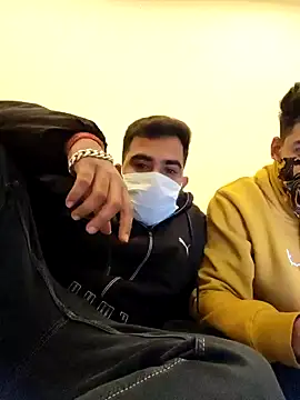 13lusty online show from February 1, 5:49 am