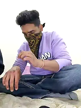 13lusty online show from February 4, 6:14 am