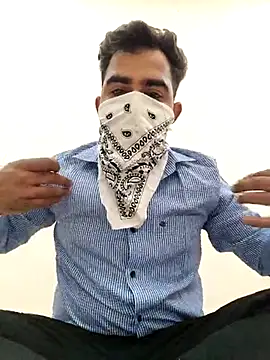 13lusty online show from March 18, 7:19 am