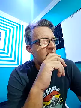 Snapshot of itsmeyes69 chatting on January 18, 9:02 pm itsmeyes69 online show from January 18, 9:02 pm