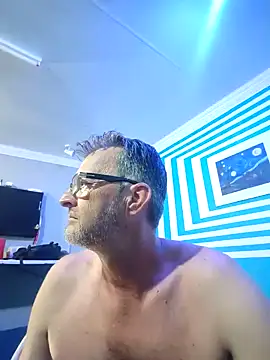 Snapshot of itsmeyes69 chatting on January 30, 11:02 pm itsmeyes69 online show from January 30, 11:02 pm