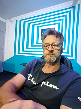 Snapshot of itsmeyes69 chatting on February 17, 8:04 pm itsmeyes69 online show from February 17, 8:04 pm