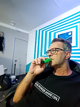 Snapshot of itsmeyes69 chatting on March 21, 9:34 pm itsmeyes69 online show from March 21, 9:34 pm