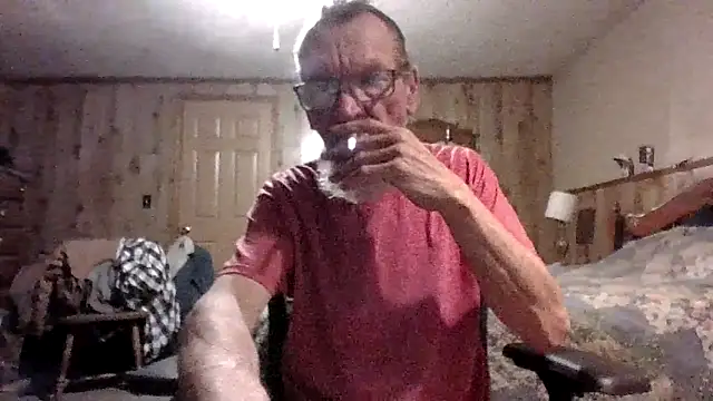 Snapshot of Aldick68 chatting on February 15, 12:59 am Aldick68 online show from February 15, 12:59 am