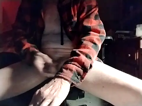 Snapshot of Aldick68 chatting on February 21, 12:17 pm Aldick68 online show from February 21, 12:17 pm