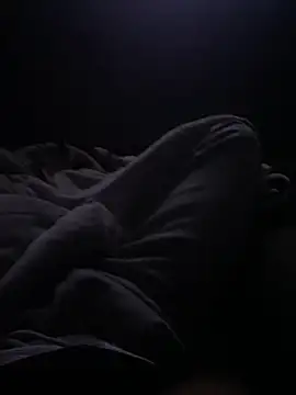 Snapshot of emmarod18 chatting on December 17, 8:20 am emmarod18 online show from December 17, 8:20 am