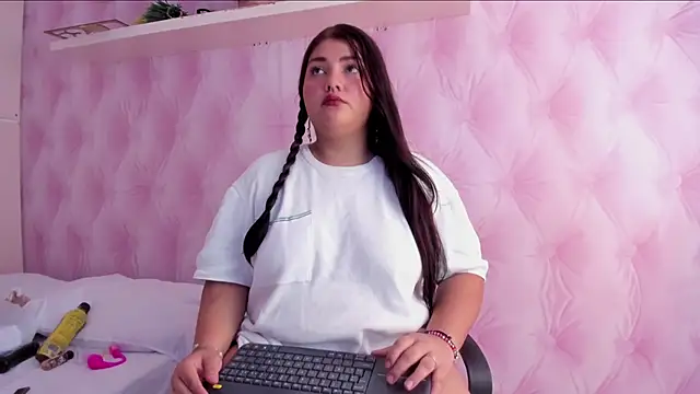 TaniaBellini online show from January 24, 11:48 am