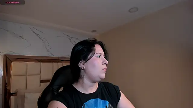 zoes milee online show from April 14, 11:38 am