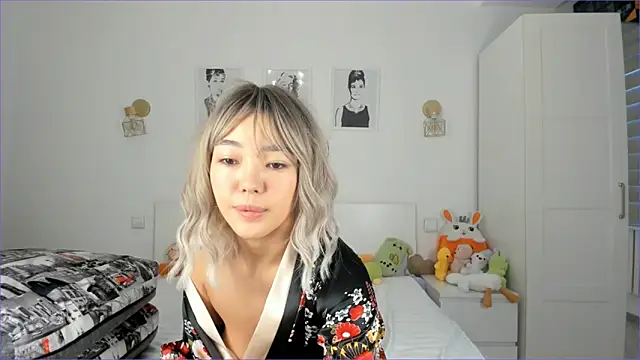 Snapshot of mirann chatting on January 28, 3:25 am mirann online show from January 28, 3:25 am