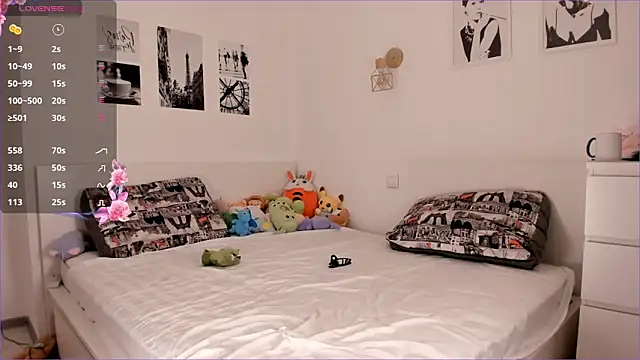 Snapshot of mirann chatting on February 8, 1:43 am mirann online show from February 8, 1:43 am