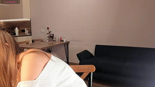 Snapshot of mirann chatting on March 8, 3:17 am mirann online show from March 8, 3:17 am