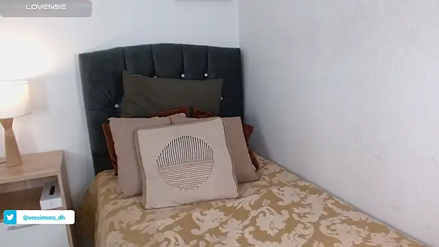 Veronica simons online show from February 6, 9:17 pm