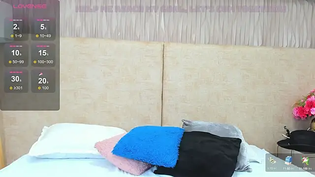 Snapshot of taylorsmiiith_ chatting on February 1, 7:13 pm taylorsmiiith online show from February 1, 7:13 pm