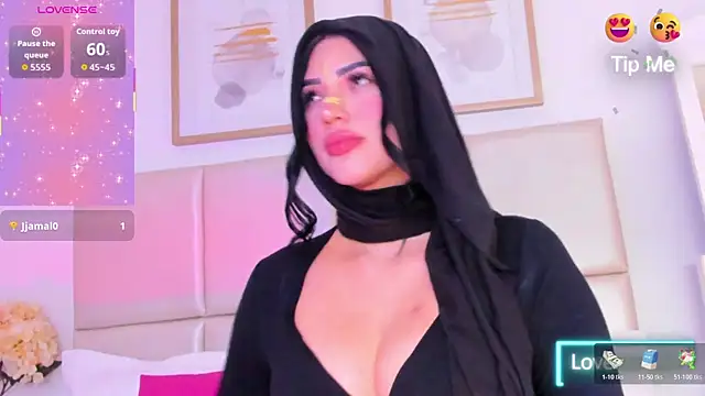 taylorsmiiith  online show from February 27, 7:14 pm