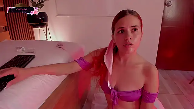 Snapshot of alliss_ginger_ chatting on January 17, 7:50 pm alliss ginger online show from January 17, 7:50 pm