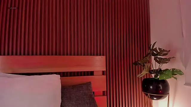 Snapshot of alliss_ginger_ chatting on February 7, 10:02 pm alliss ginger online show from February 7, 10:02 pm