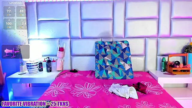 LovelyNickii online show from April 12, 2:05 am