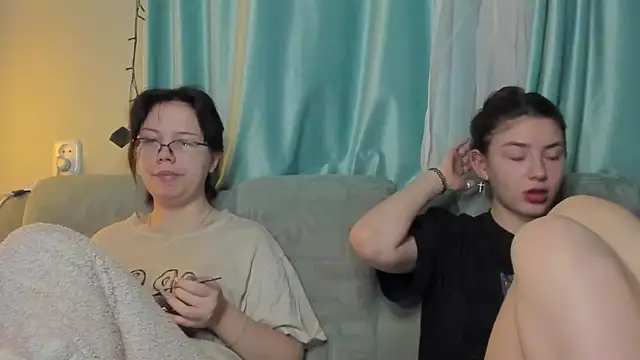 honey love honeyy online show from January 15, 5:58 pm