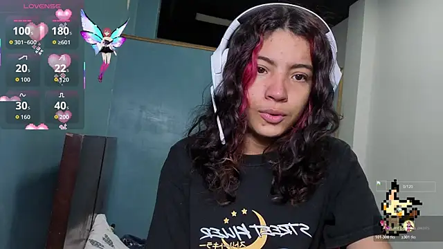 Snapshot of Lovelyamyy chatting on October 18, 2:40 pm Lovelyamyy online show from October 18, 2:40 pm