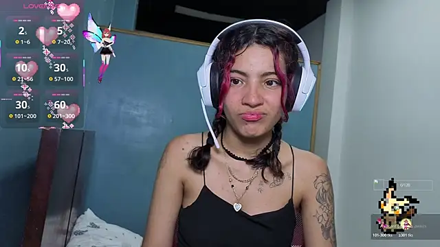 Snapshot of Lovelyamyy chatting on October 20, 4:13 am Lovelyamyy online show from October 20, 4:13 am