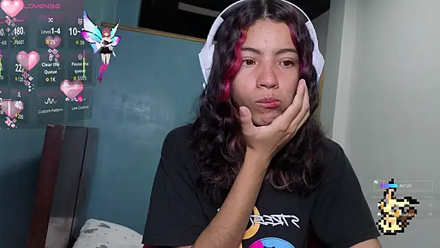 Snapshot of Lovelyamyy chatting on October 20, 4:18 pm Lovelyamyy online show from October 20, 4:18 pm