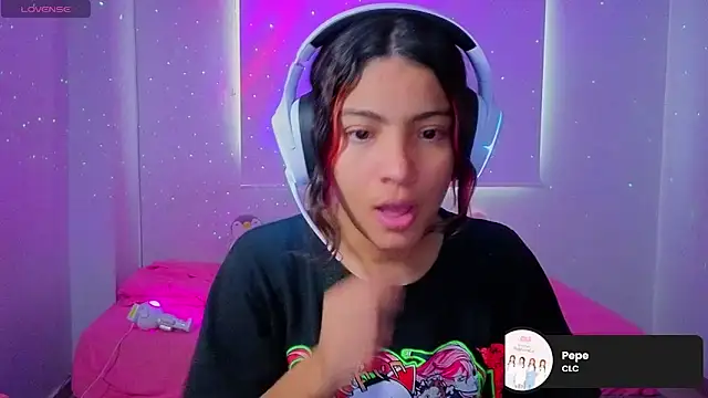 Snapshot of Lovelyamyy chatting on December 13, 10:15 pm Lovelyamyy online show from December 13, 10:15 pm