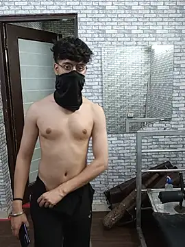 vaibhavchugh38 online show from May 22, 5:51 pm