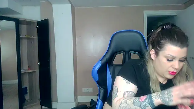 Snapshot of vanillachocduo chatting on March 12, 10:37 am vanillachocduo online show from March 12, 10:37 am