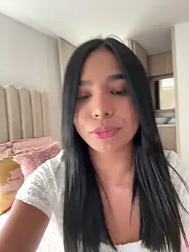 CharlotteGraay online show from April 12, 9:20 pm