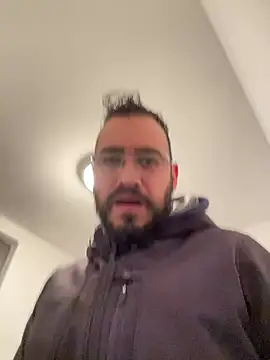 Snapshot of leonardohot1987 chatting on January 13, 8:48 pm leonardohot1987 online show from January 13, 8:48 pm