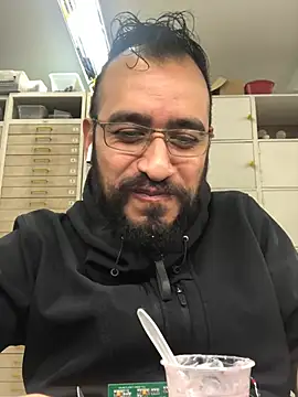 Snapshot of leonardohot1987 chatting on January 23, 6:03 pm leonardohot1987 online show from January 23, 6:03 pm