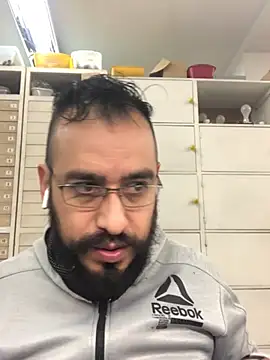 Snapshot of leonardohot1987 chatting on February 5, 4:36 pm leonardohot1987 online show from February 5, 4:36 pm