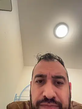 Snapshot of leonardohot1987 chatting on December 5, 6:26 pm leonardohot1987 online show from December 5, 6:26 pm