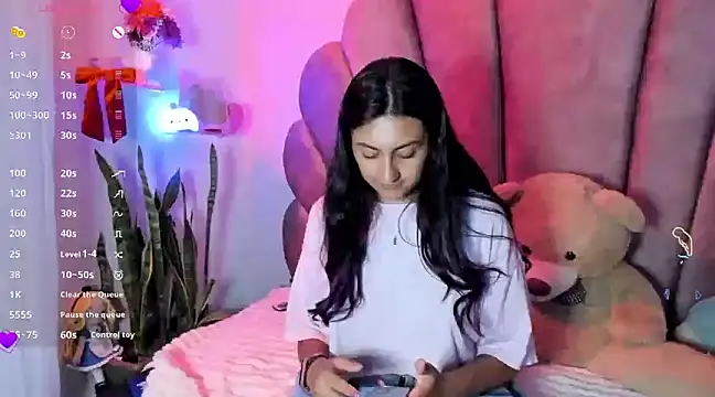 sweetfoxy 17 online show from February 2, 2:17 am