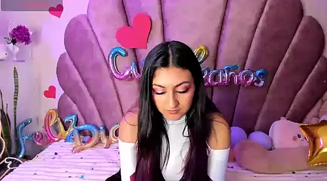 sweetfoxy 17 online show from February 25, 9:13 pm