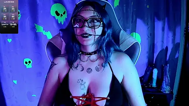 Kimlennox  online show from December 2, 2:01 pm