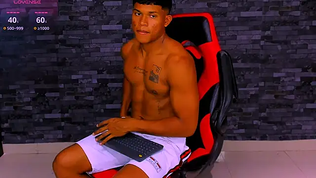 maxsteel177 online show from December 15, 11:31 pm