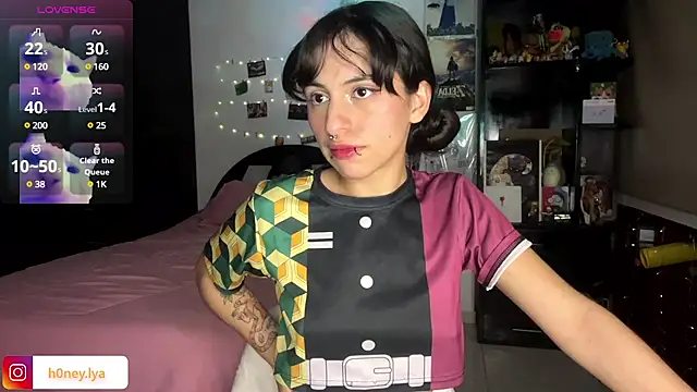 Snapshot of B0nnie_H0ney chatting on January 17, 11:29 pm B0nnie H0ney online show from January 17, 11:29 pm