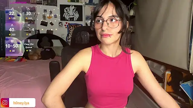 B0nnie H0ney online show from March 18, 1:09 am