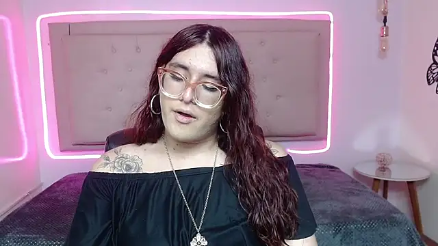 Snapshot of kathepickmanx chatting on October 1, 3:34 am kathepickmanx online show from October 1, 3:34 am