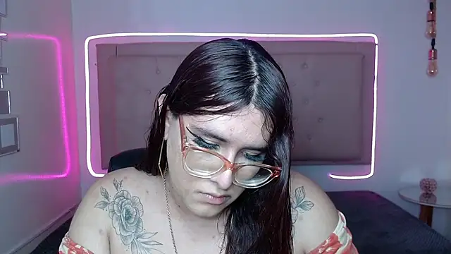 Snapshot of kathepickmanx chatting on October 12, 3:49 am kathepickmanx online show from October 12, 3:49 am