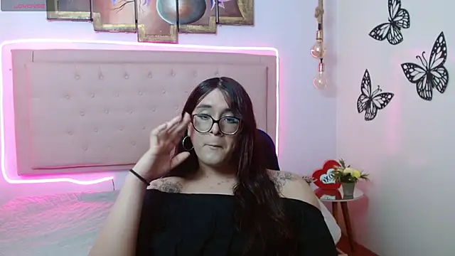 Snapshot of kathepickmanx chatting on January 6, 5:11 am kathepickmanx online show from January 6, 5:11 am