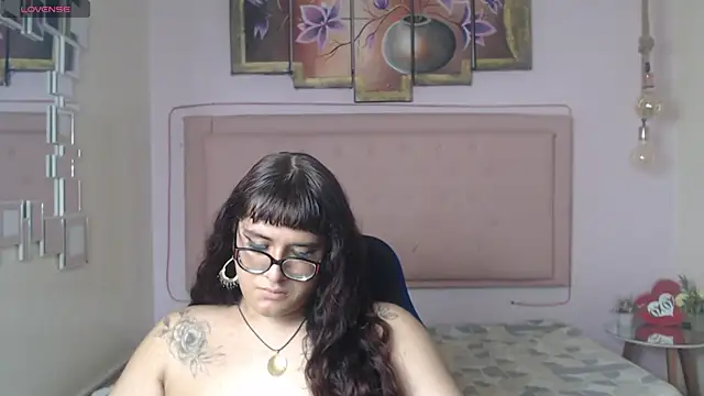 Snapshot of kathepickmanx chatting on February 20, 6:37 am kathepickmanx online show from February 20, 6:37 am