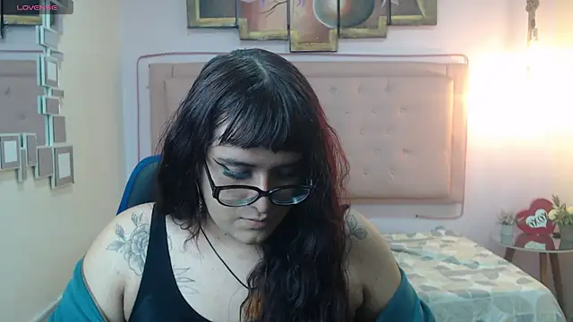 Snapshot of kathepickmanx chatting on February 22, 3:29 am kathepickmanx online show from February 22, 3:29 am