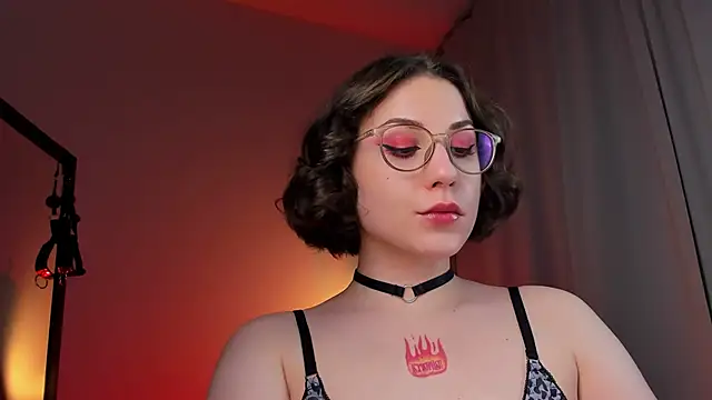 Snapshot of Eva_Moss_ chatting on March 1, 12:07 am Eva Moss online show from March 1, 12:07 am